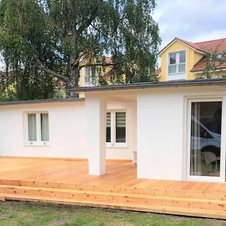 Modernes In Bansin , 200 M Zum *